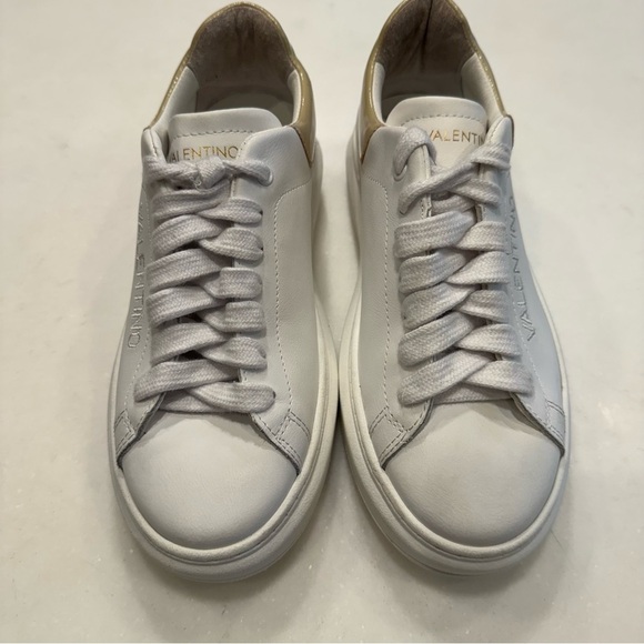Valentino By Mario Valentino Fresia White Leather Sneaker Women's Sz 8 NEW - Picture 4 of 16